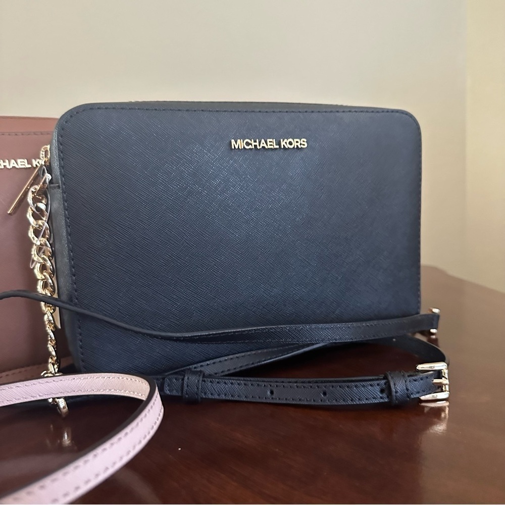 Michael Kors Jet Set Large East West Saffiano Leather Crossbody bag - Picture 5 of 15